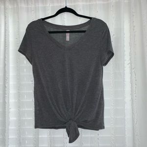 🌼Cute Grey T-shirt with Front Tie🌼